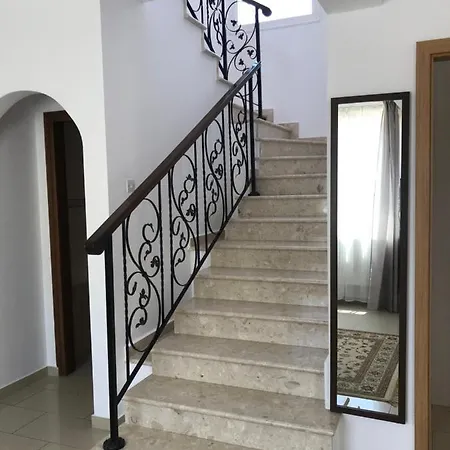 וילה Andy-350 M From The