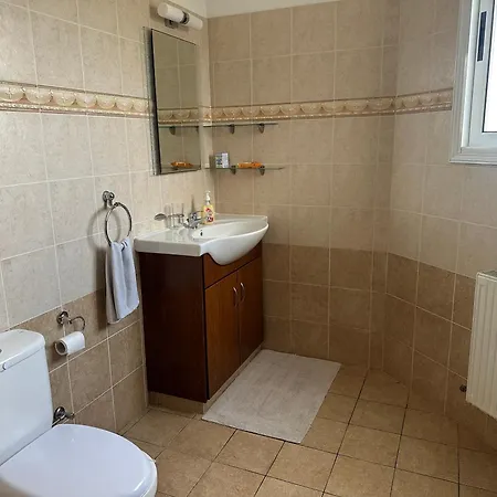 Andy-350 M From The Willa *