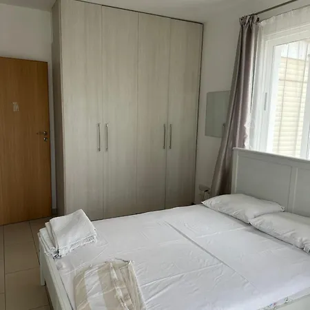 Andy-350 M From The Willa