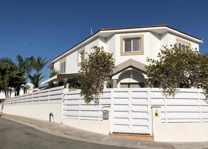 Vila Andy-350 M From The *