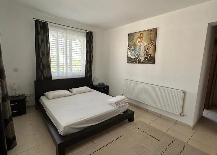 Vila Andy-350 M From The Larnaca