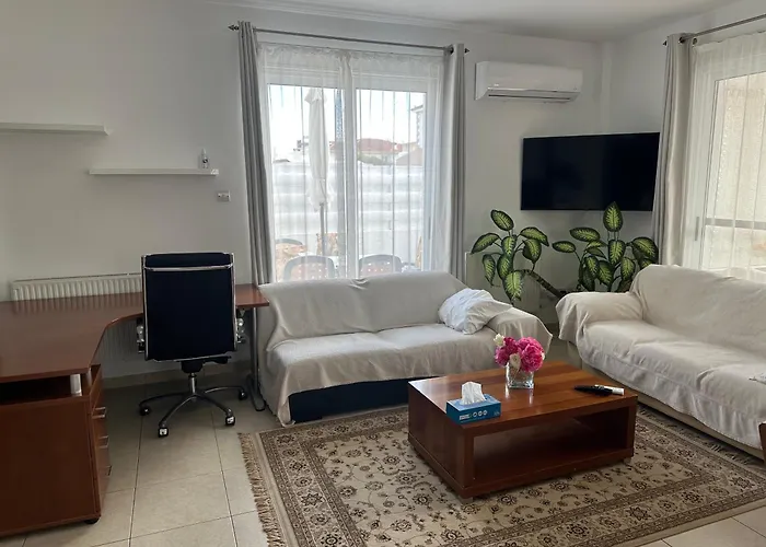 Andy-350 M From The Вилла Ларнака