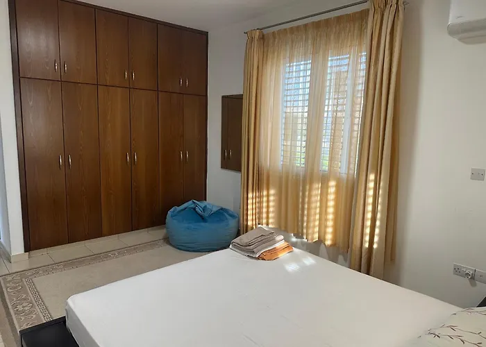 Vila Andy-350 M From The Larnaca