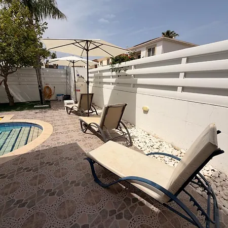 Vila Andy-350 M From The *