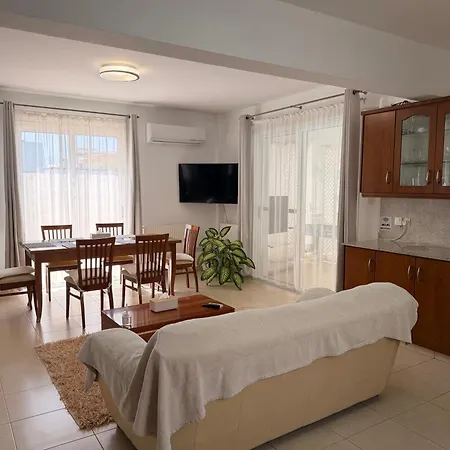 Vila Andy-350 M From The Larnaca